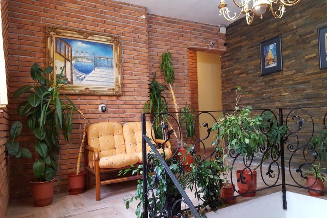 Hotel Livia Tirana Extérieur photo