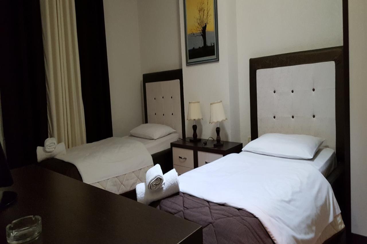 Hotel Livia Tirana Extérieur photo