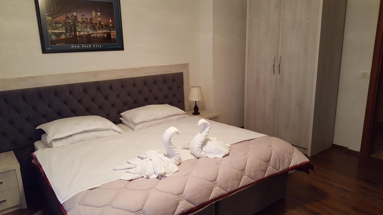 Hotel Livia Tirana Extérieur photo