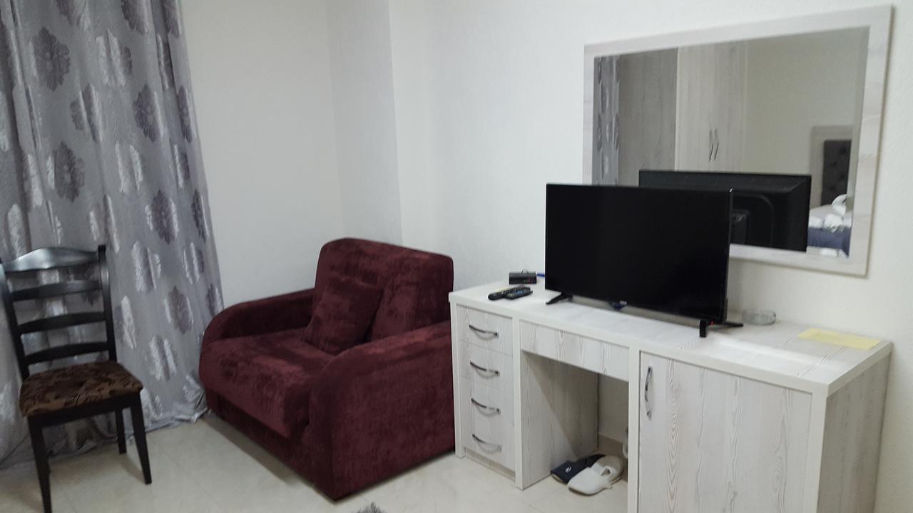 Hotel Livia Tirana Extérieur photo