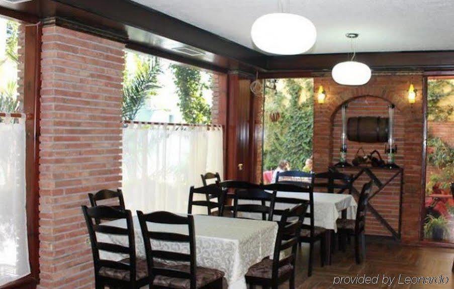 Hotel Livia Tirana Extérieur photo