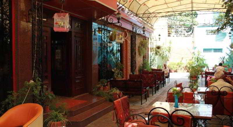 Hotel Livia Tirana Extérieur photo
