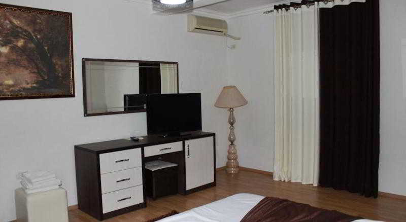 Hotel Livia Tirana Extérieur photo